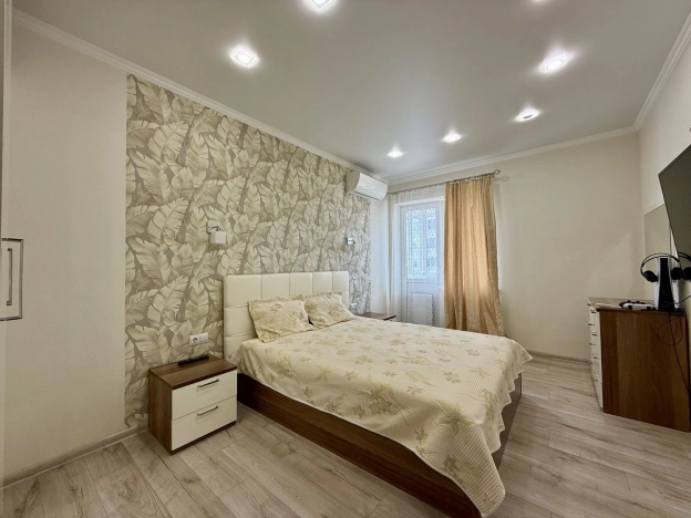 Купить двухкомнатную квартиру в Краснодаре. Вариант № 9666481, 17, площадь -  квм, цена 10750000 рублей