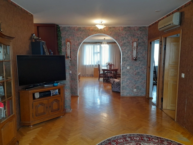 Купить квартиру у метро Пятницкое шоссе в Москве. Вариант № 8719, 3, площадь -  квм, цена 28000000.0000 рублей