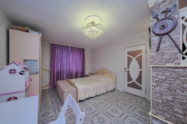 Купить трехкомнатную квартиру на улице Введенская в Рязани. Вариант № 10575075, 13, площадь - квм, цена 7700000 рублей