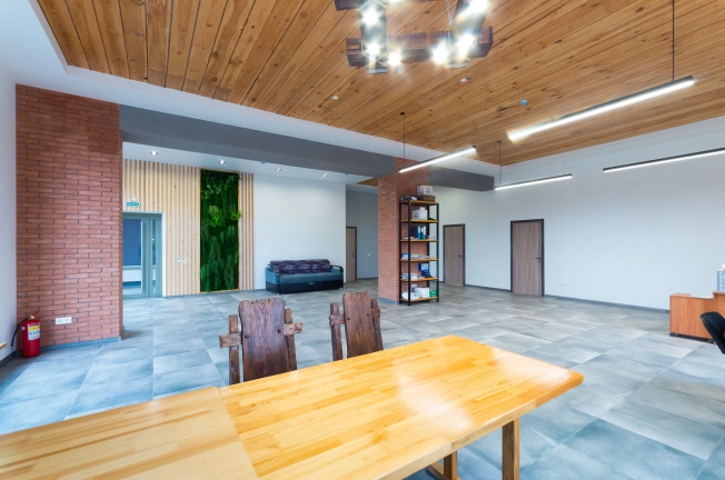 Снять коммерческую недвижимость в Тобольске. Вариант № 1115, 0, площадь -  квм, цена 180000 рублей