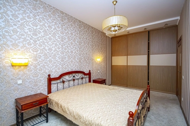 Купить двухкомнатную квартиру на улице Линейная в Новосибирской области. Вариант № 9261364, 6, площадь -  квм, цена 12450000 рублей