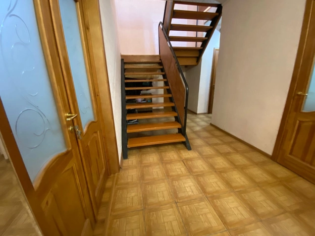 Купить дом на улице Парковая в Элисте. Вариант № 10290, 12, площадь -  квм, цена 8000000 рублей