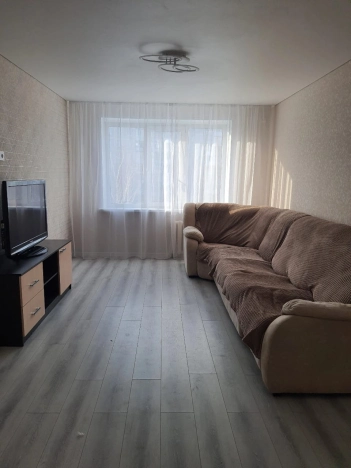 Снять квартиру в Тобольске. Вариант № 1130940, 7, площадь -  квм, цена 45000 рублей