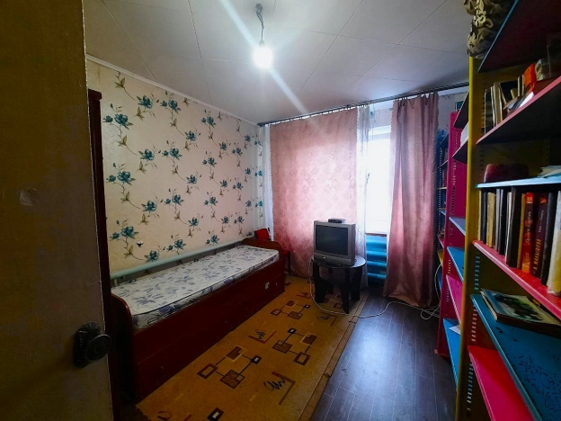 Купить трехкомнатную квартиру на улице Молодёжная в Владимирской области. Вариант № 6927992, 9, площадь -  квм, цена 1200000 рублей