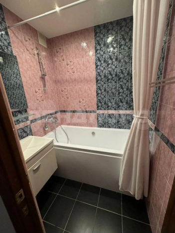 Купить четырехкомнатную квартиру в районе Кировский в Ростове-на-Дону. Вариант № 9705024, 7, площадь -  квм, цена 10160000 рублей