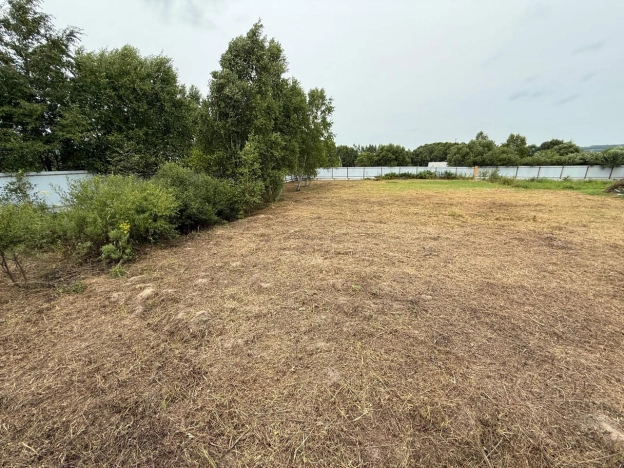 Купить земельный участок в Уссурийске. Вариант № 2461131, 5, площадь -  квм, цена 1700000 рублей