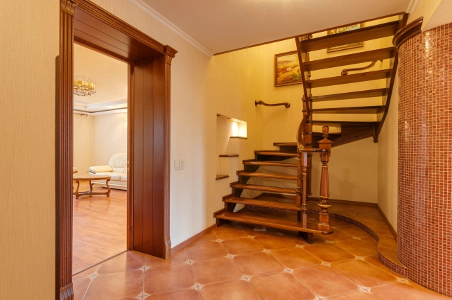 Купить четырехкомнатную квартиру в Вологде. Вариант № 53857, 18, площадь -  квм, цена 16900000 рублей