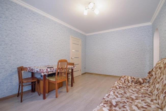 Купить квартиру в районе Ленинский в Новосибирске. Вариант № 10460594, 1, площадь - квм, цена 3200000 рублей