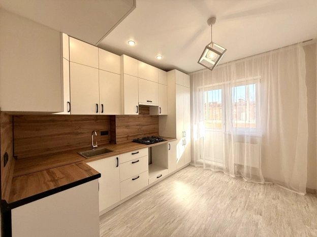 Купить однокомнатную квартиру в Калужской области. Вариант № 6211658, 6, площадь -  квм, цена 4399999 рублей