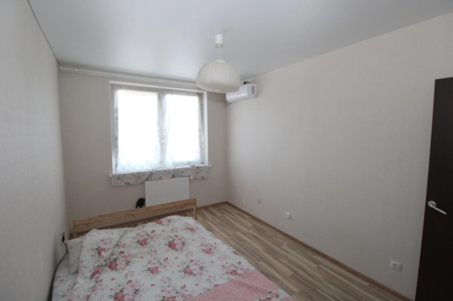 Купить однокомнатную квартиру в Краснодаре. Вариант № 10295223, 6, площадь -  квм, цена 3650000 рублей