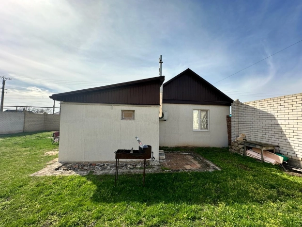 Купить дом на улице имени Б. Адучиева в Элисте. Вариант № 7137, 5, площадь -  квм, цена 10000000 рублей