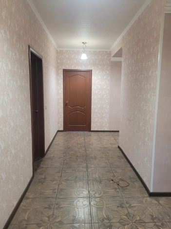 Купить трехкомнатную квартиру в Микрорайоне Бугринская роща, Кировский район в Новосибирске. Вариант № 25599, 24, площадь -  квм, цена 9500000 рублей