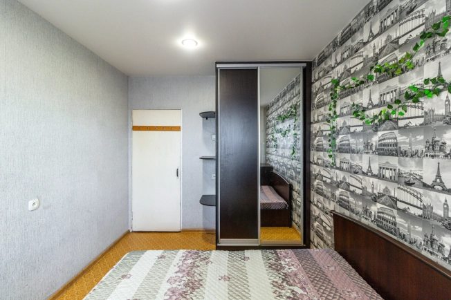 Купить трехкомнатную квартиру в Омске. Вариант № 12841, 7, площадь -  квм, цена 5850000 рублей