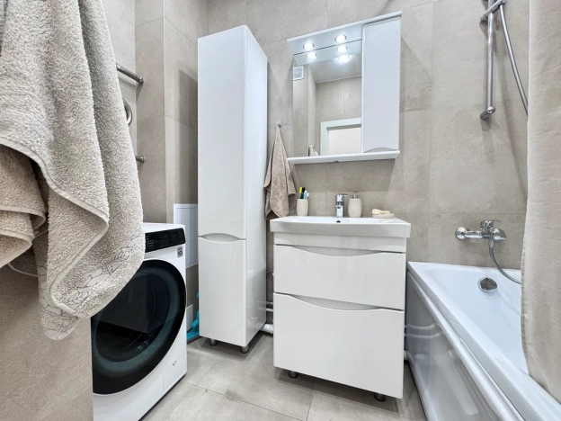 Купить двухкомнатную квартиру у метро Пионерская в Санкт-Петербурге. Вариант № 28180, 12, площадь -  квм, цена 21200000 рублей