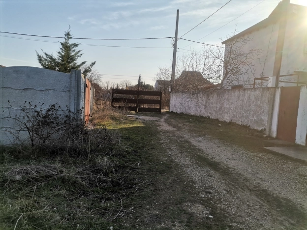 Купить земельный участок в Республике Крым. Вариант № 9811008, 2, площадь -  квм, цена 2700000 рублей