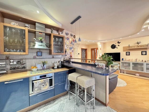 Купить квартиру в Москве. Вариант № 8463148, 15, площадь -  квм, цена 27990000 рублей