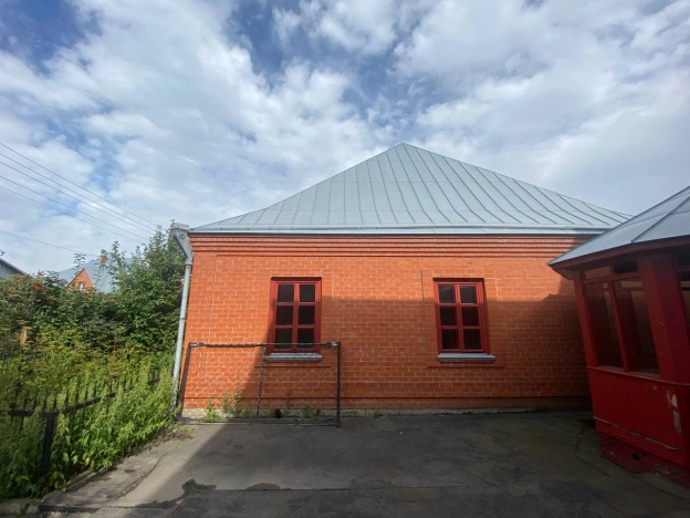 Купить дом на улице Садовая в Алтайском крае. Вариант № 1992976, 2, площадь -  квм, цена 15000000 рублей