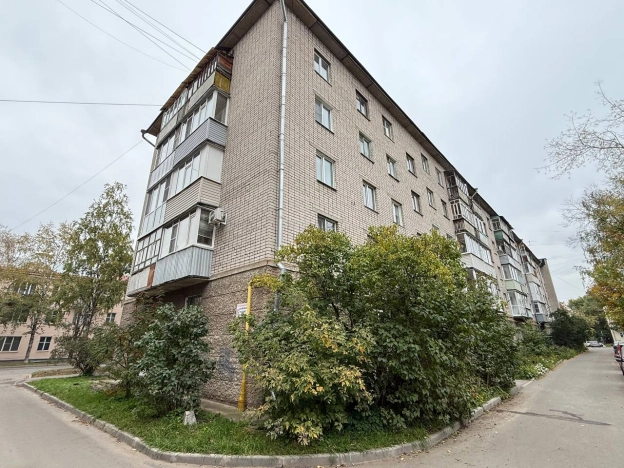 Купить трехкомнатную квартиру в Вологодской области. Вариант № 6160330, 15, площадь -  квм, цена 4300000 рублей