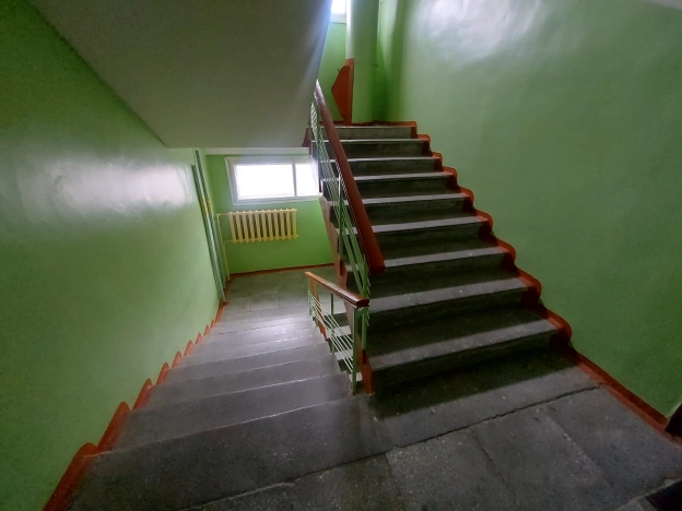 Купить однокомнатную квартиру в Иркутской области. Вариант № 8917955, 10, площадь -  квм, цена 2580000 рублей