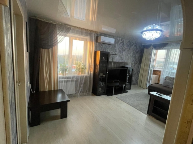 Купить трехкомнатную квартиру на улице Жилмассив в Новосибирской области. Вариант № 9739552, 6, площадь -  квм, цена 8500000 рублей