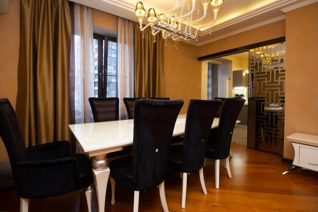 Купить квартиру в Москве. Вариант № 9830837, 3, площадь - квм, цена 65000000 рублей