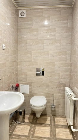 Купить коммерческую недвижимость свободного назначения в Октябрьском. Вариант № 2648143, 11, площадь -  квм, цена 6700000 рублей