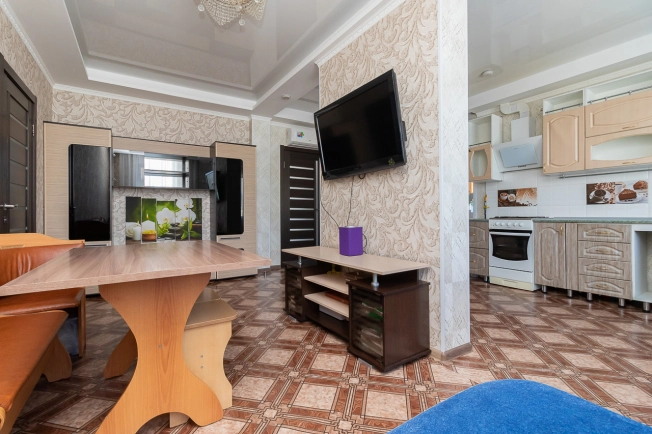 Купить дом в Омске. Вариант № 5779, 8, площадь -  квм, цена 9360000 рублей