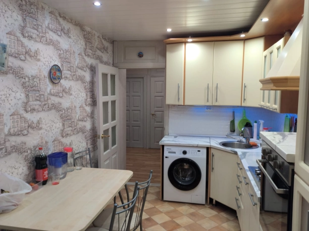 Купить трехкомнатную квартиру на улице Молодёжная в Владимирской области. Вариант № 9100371, 10, площадь -  квм, цена 4450000 рублей