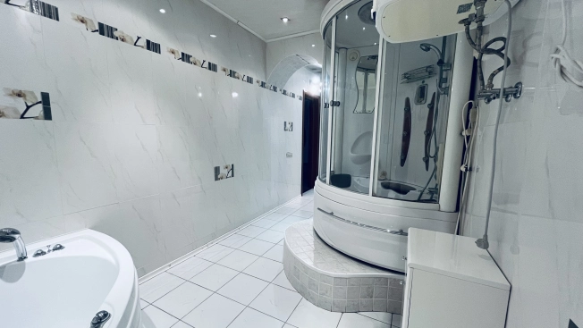 Купить квартиру на вторичке в Уфе. Вариант № 44039, 13, площадь -  квм, цена 18500000 рублей