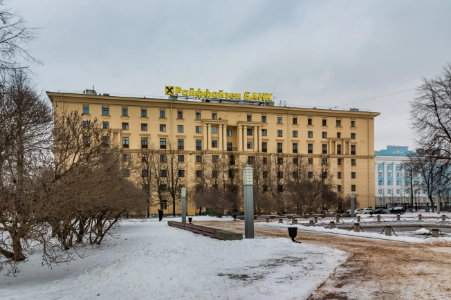 Купить трехкомнатную квартиру у метро Горьковская в Санкт-Петербурге. Вариант № 18083, 19, площадь -  квм, цена 39990000 рублей