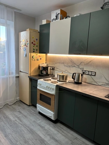 Купить трехкомнатную квартиру в районе Калининский в Новосибирске. Вариант № 3885222, 3, площадь -  квм, цена 6550000 рублей