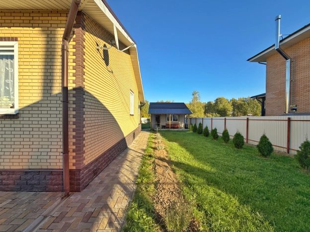 Купить дом в Москве. Вариант № 6657835, 4, площадь -  квм, цена 8990000 рублей