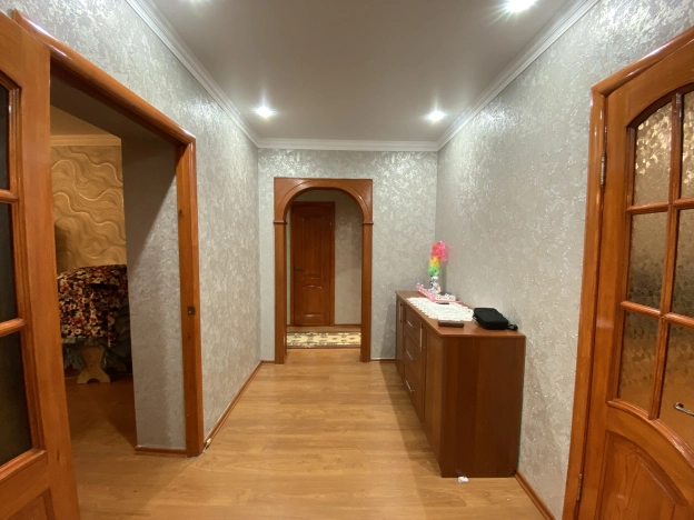 Купить трехкомнатную квартиру на вторичке на улице Луначарского в Рязанской области. Вариант № 4379, 6, площадь -  квм, цена 3500000 рублей