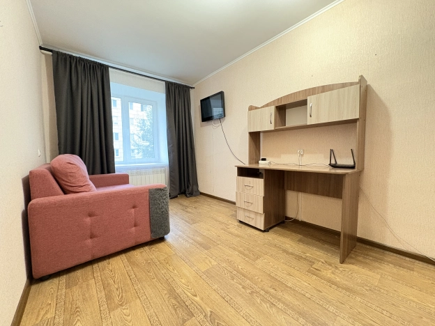 Купить двухкомнатную квартиру в Октябрьском. Вариант № 2156853, 6, площадь -  квм, цена 3370000 рублей