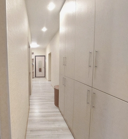 Купить трехкомнатную квартиру в Вологодской области. Вариант № 8527092, 10, площадь -  квм, цена 10800000 рублей