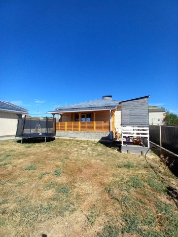 Купить дом на улице Хомутникова в Элисте. Вариант № 7929, 26, площадь -  квм, цена 17000000 рублей