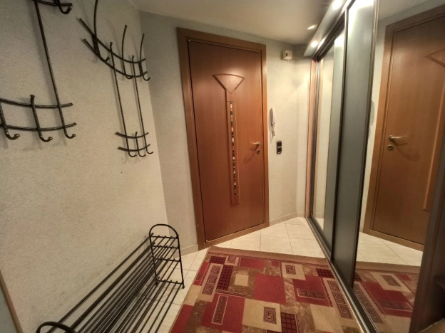 Купить четырехкомнатную квартиру в Ижевске. Вариант № 10271, 8, площадь -  квм, цена 16500000 рублей