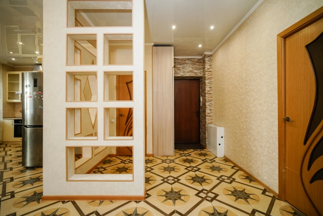 Купить трехкомнатную квартиру в Омске. Вариант № 3280433, 6, площадь -  квм, цена 8200000 рублей