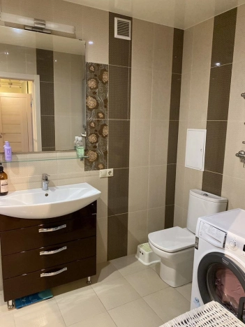 Купить трехкомнатную квартиру в Ростовской области. Вариант № 3300547, 5, площадь -  квм, цена 11999999 рублей