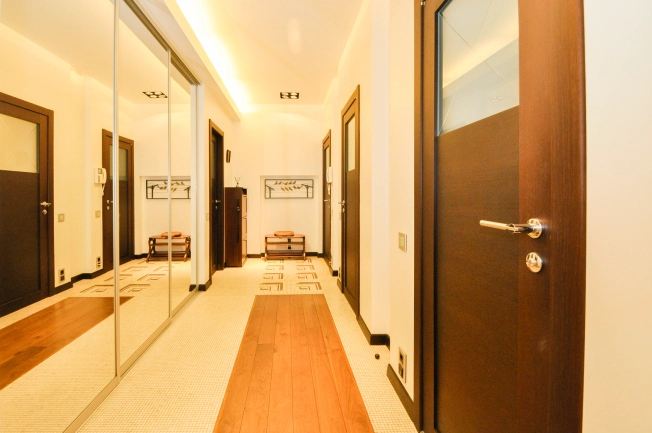 Купить трехкомнатную квартиру на вторичке на улице Костычева в Новосибирске. Вариант № 22154, 38, площадь -  квм, цена 14500000 рублей