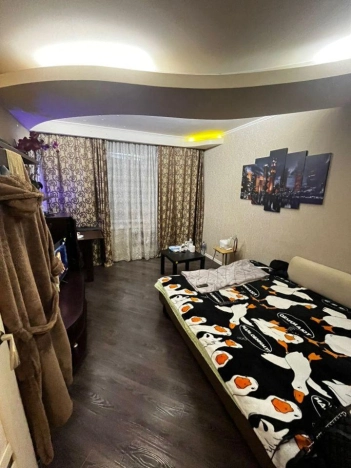 Купить трехкомнатную квартиру у метро Коммунарка в Москве. Вариант № 10000690, 0, площадь -  квм, цена 10400000 рублей