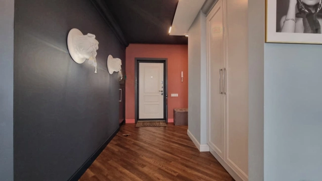 Купить трехкомнатную квартиру в Ростовской области. Вариант № 8760875, 25, площадь -  квм, цена 36500000 рублей