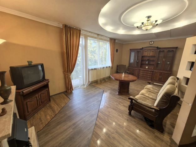 Купить четырехкомнатную квартиру в Калининграде. Вариант № 12834, 4, площадь -  квм, цена 10800000 рублей