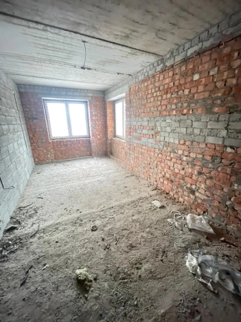 Купить трехкомнатную квартиру на вторичке в Микрорайоне 8-й, Элиста в Элисте. Вариант № 21597, 3, площадь -  квм, цена 6100000 рублей