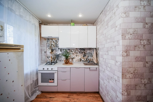 Купить двухкомнатную квартиру в Омске. Вариант № 8511441, 11, площадь -  квм, цена 4000000 рублей