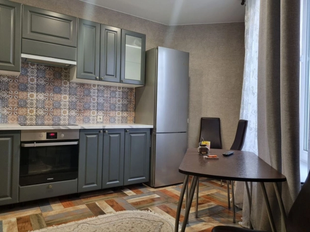 Купить однокомнатную квартиру на улице Шелепихинская набережная в Москве. Вариант № 9966243, 3, площадь -  квм, цена 8900000 рублей