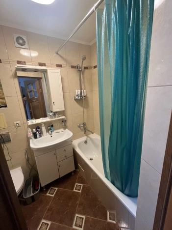 Купить трехкомнатную квартиру в районе Центральный в Калининграде. Вариант № 2499920, 17, площадь -  квм, цена 6070000 рублей