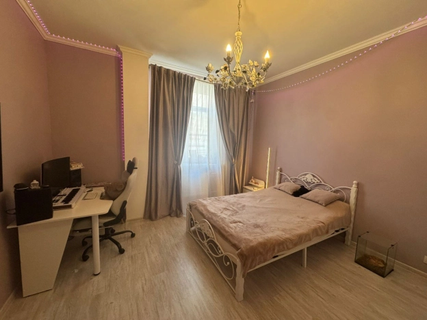 Купить трехкомнатную квартиру в Одинцове. Вариант № 40056, 8, площадь -  квм, цена 33000000 рублей