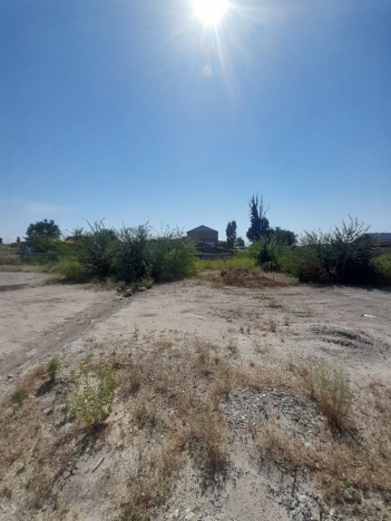 Купить земельный участок на улице Заречная в Республике Калмыкия. Вариант № 17440, 4, площадь -  квм, цена 1700000 рублей