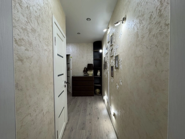 . Вариант № 9838805, 16, площадь - 90 квм, цена 8240000 рублей